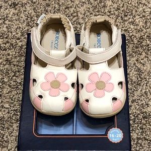 NEW Robeez Pink Flower Leather White Sandals
